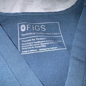 Figs caterina scrub top